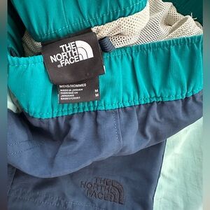 MEN’S NORTH FACE SWIMMING TRUNKS